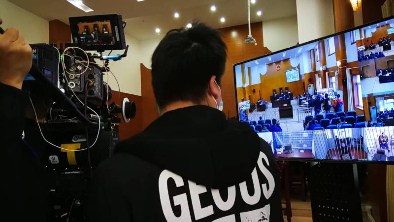 AI生成VS人工创意——海南区广告片拍摄公司的技术浪漫主义实践