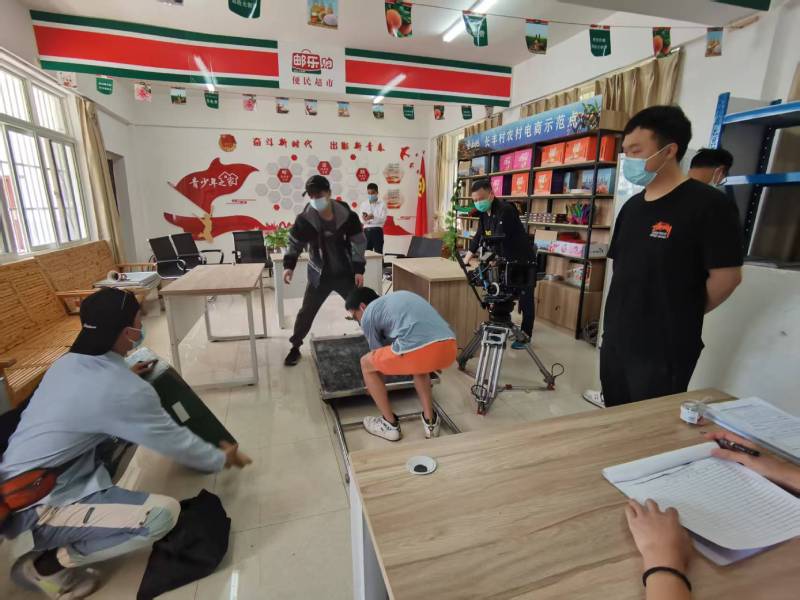 海南区广告片拍摄公司：极简主义践行者，少即是多的视觉哲学